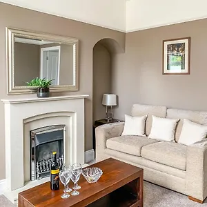 Cedar House - Quaint Victorian With Free Parking Apartment York