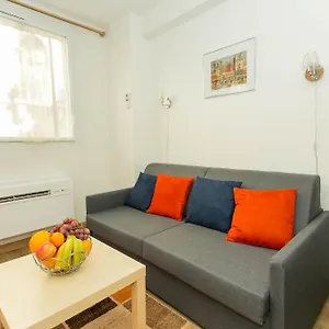 Apartment Champs Elysees & Arc De Triomphe - Cityapartmentstay, Paris